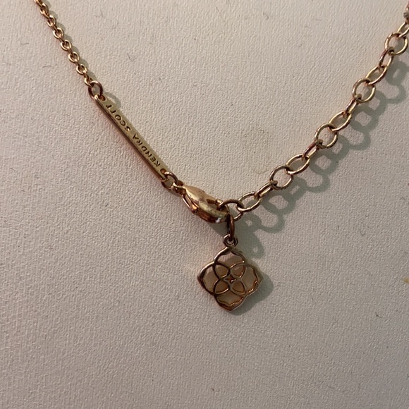 Elisa Gold Pendant Necklace - Picture 4 of 5